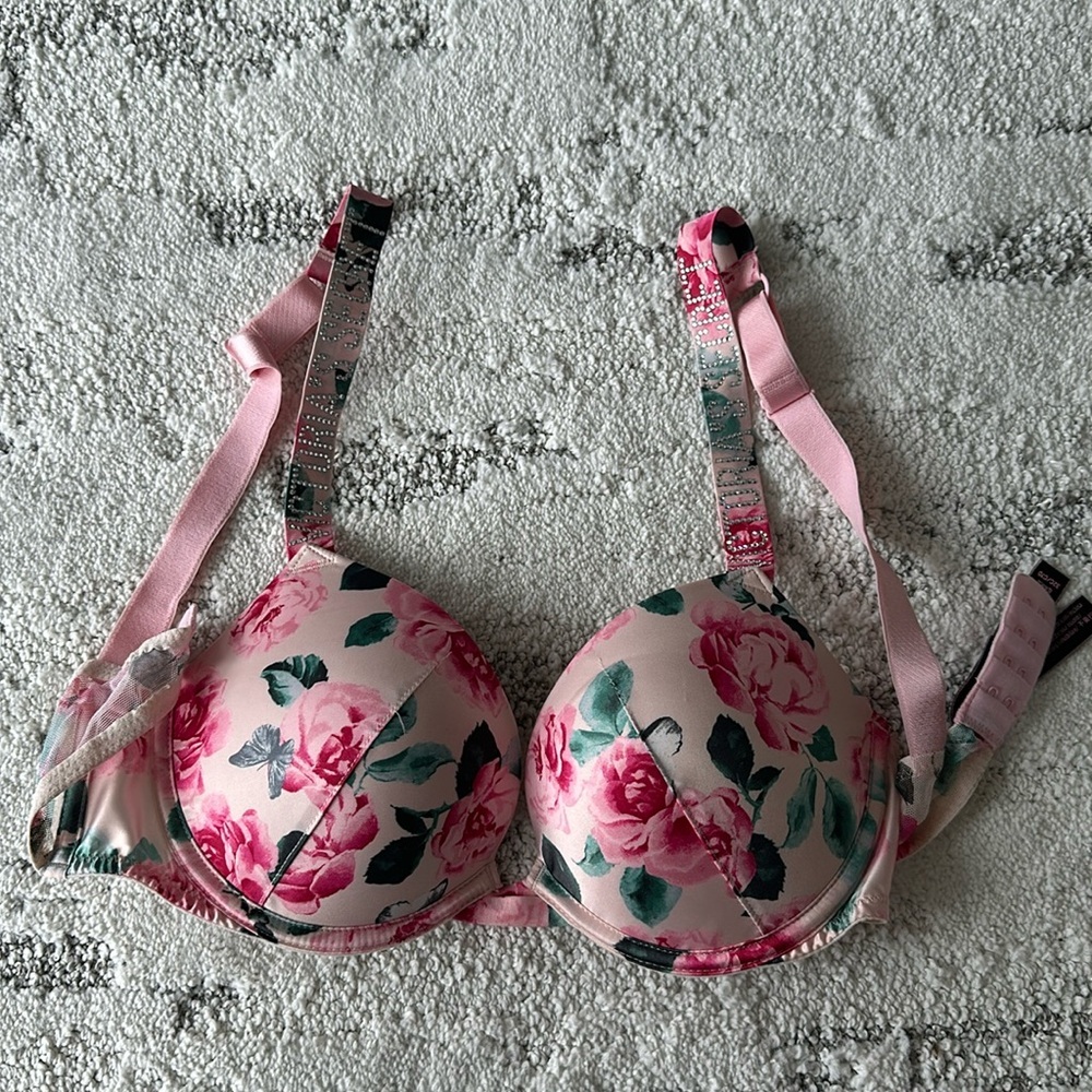 Victoria’s Secret rose bra with rhinestones 32C